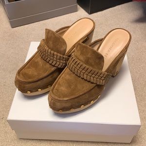 NEW UNWORN Veronica Beard Delia Clog in beautiful Hazelwood Suede